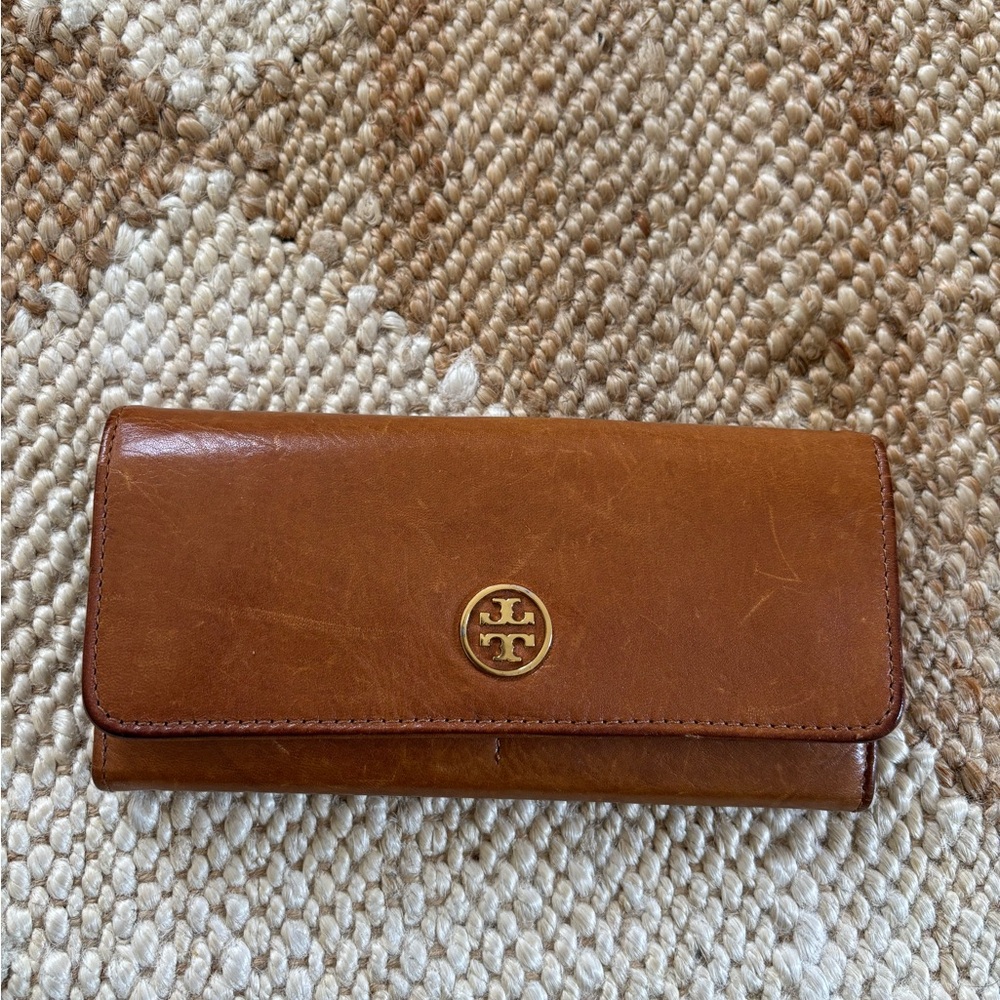 Tory Burch leather envelope continental wallet in tan